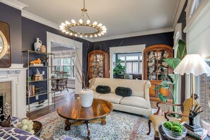 House (4 Bedrooms) | Interior - Midtown Jackson - 1900 Brick Craftsman Home (Jackson)