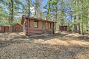 Apartment (0 Bedroom) | Interior - Nature Lover's Getaway: Studio by Pigeon River (Vanderbilt)