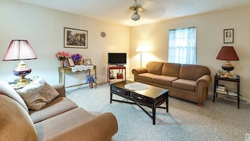 Apartment (2 Bedrooms) | Front of property