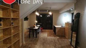 Apartment, Kitchen, City View | Dining