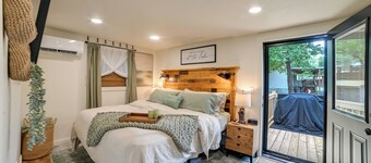 Hot Tub, Deck! Tiny Home Retreat By Kentucky Lake
