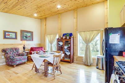 Peaceful Prairie Living! Rural Willow City Apt