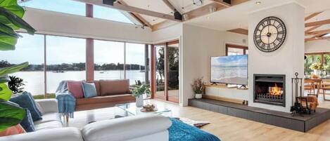 Smart TV, fireplace, ping pong, offices