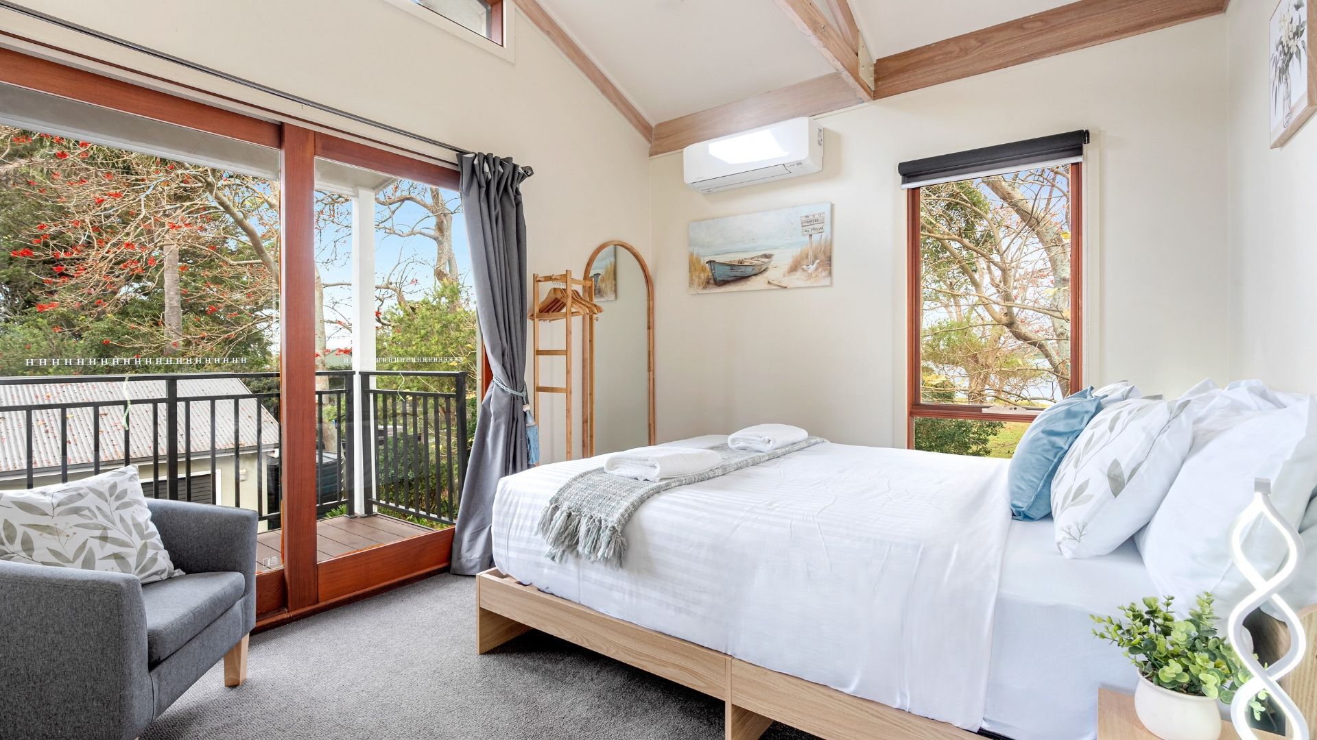 Desk, iron/ironing board, travel cot, WiFi
