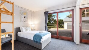 Room - Island Oasis – absolute waterfront, boat ramp, firepit (Comerong Island)