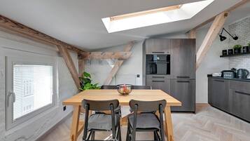 Leilighet – standard, aircondition | Spiseområde på rommet