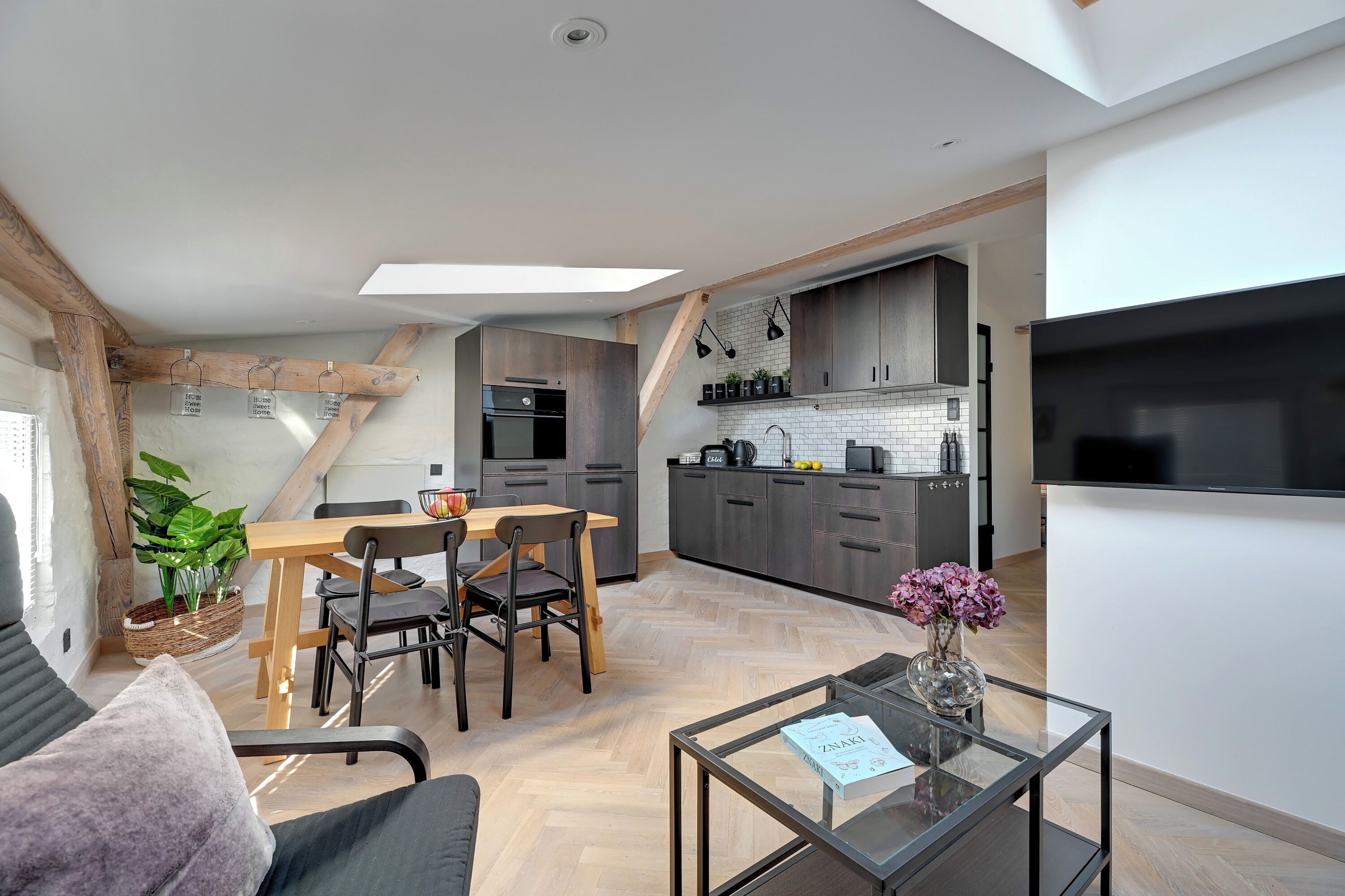 Standard Apartment, Air conditioning | Private kitchenette | Coffee/tea maker, electric kettle, toaster, highchair