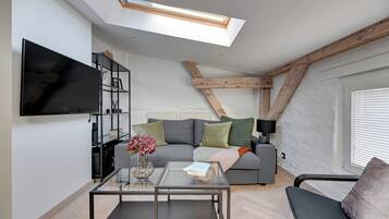 Standard Apartment, Air conditioning | Living room