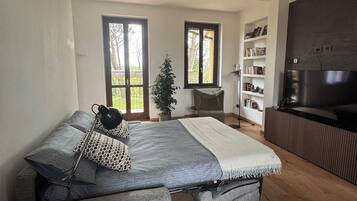 1 Schlafzimmer, Reisekinderbett, kostenloses WLAN, Bettwäsche