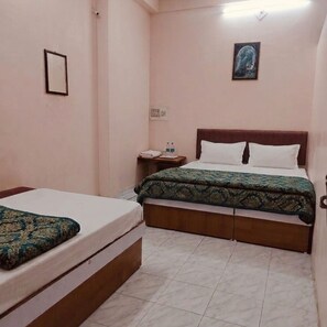 Room - Kanha Homestay Near Mahakal Mandir (Ujjain)