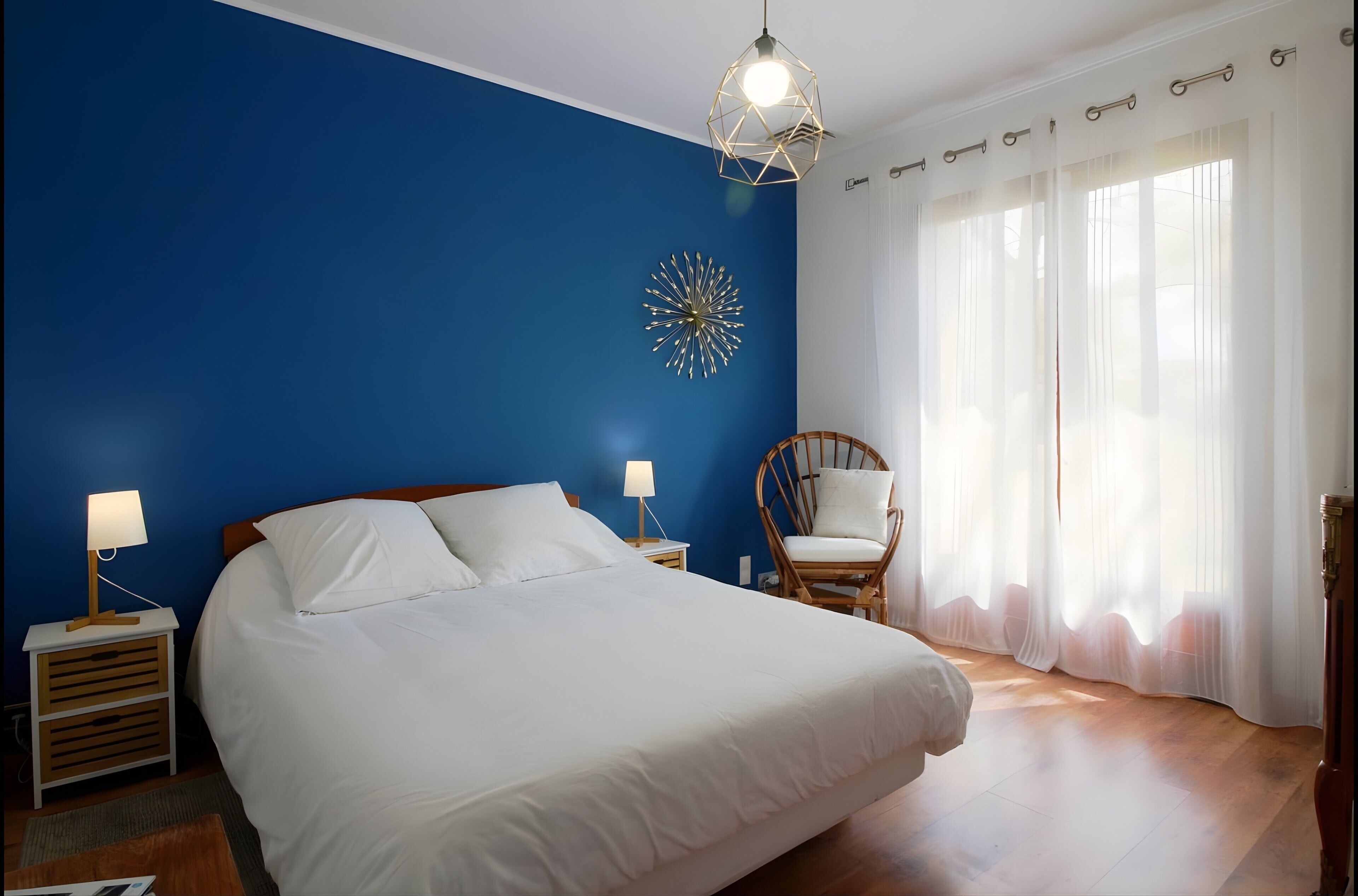 WiFi, bed sheets