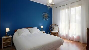 WiFi, bed sheets