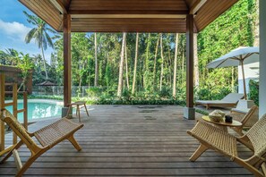 Vila Mewah, pemandangan kolam renang | Teras/patio