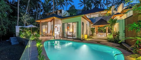ลักซ์ชัวรี่วิลล่า, วิวสระว่ายน้ำ | สระว่ายน้ำ | สระว่ายน้ำกลางแจ้ง