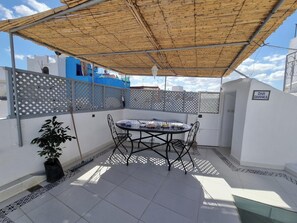 Outdoor dining - Tangier medina Riad Sea view and Spain (Tanger)