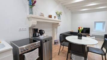 Fridge, microwave, dishwasher