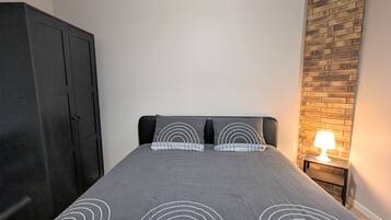 Free WiFi, bed sheets