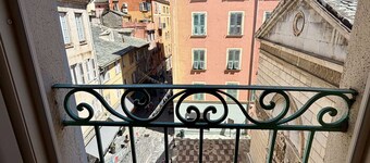 Air-conditioned apartment in city center - 5 guests