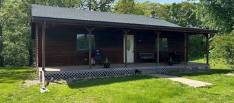 Rustic Cabin in the Woods - 2 Bedroom - 1 Bathroom - near Tennessee IL