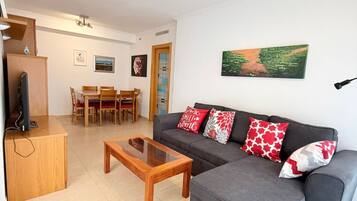 Apartment, 2 Bedrooms | Living room