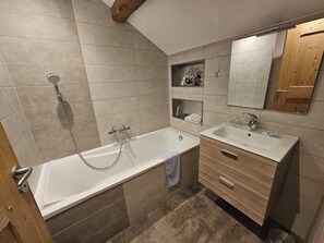 Double Room, Balcony | Bathroom - Le plein soleil (Vacheresse)