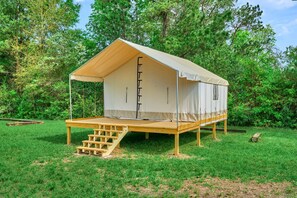 Unclassified image, 3 of 20, button - Gorgeous Safari Tent Perfect for an Eco Glamping Getaway in Coldspring, Texas (Coldspring)