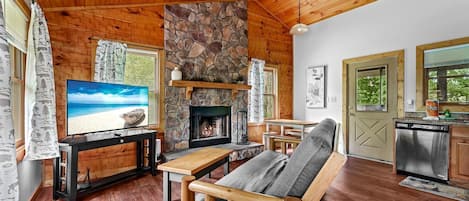TV, fireplace