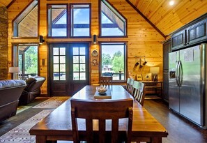 Dining - Gorgeous Pet Friendly Log Cabin with a Tipi and Pond, Perfect for a Weekend Getaway, Minutes from Hochatown (Broken Bow)