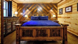4 bedrooms, iron/ironing board, WiFi, bed sheets - Gorgeous Pet Friendly Log Cabin with a Tipi and Pond, Perfect for a Weekend Getaway, Minutes from Hochatown (Broken Bow)