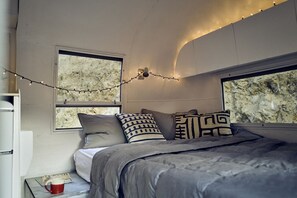 Room - Secluded Pet Friendly Airstream in Calabasas, California (Calabasas)