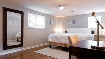 4 bedrooms, desk, WiFi, bed sheets