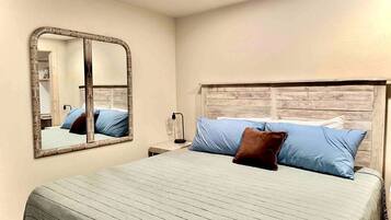 2 bedrooms, desk, iron/ironing board, WiFi