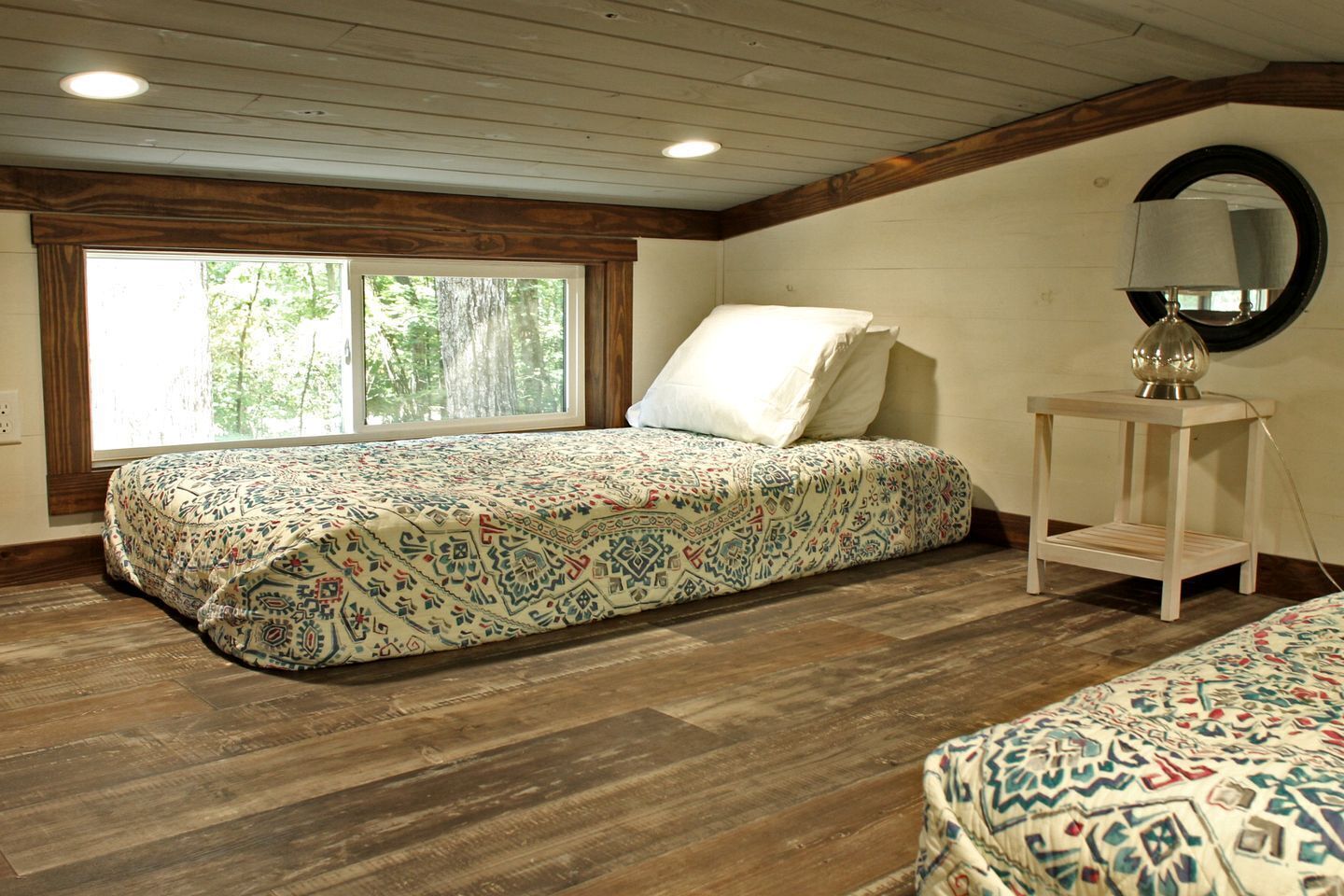 1 bedroom, desk, WiFi, bed sheets