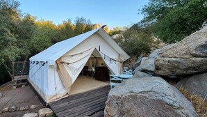 Unclassified image, 4 of 23, button - Incredible Modern Tented Cabin with Tiny Deck Surrounded by Nature in California (Fallbrook)