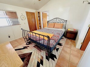 Room - Secluded Cabin with Stunning Desert Views in Monticello, Utah (Monticello)