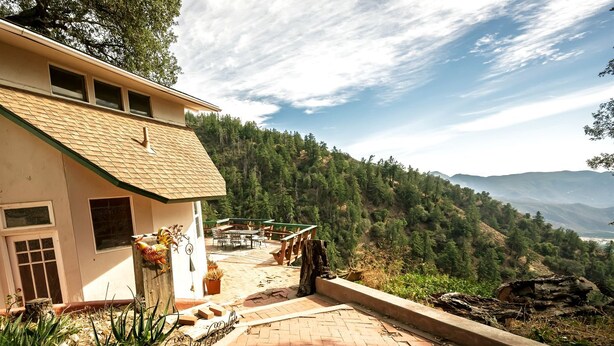 Terrace/patio - Rustic Mountain Lodge with Ocean Views near Palomar Observatory, Palomar Mountain CA (Palomar Mountain)