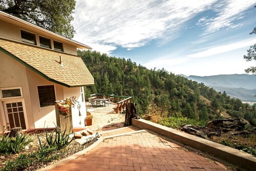 Rustic Mountain Lodge with Ocean Views near Palomar Observatory, Palomar Mountain CA