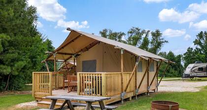 Glamping Getaway on Lake Livingston in Onalaska, TX