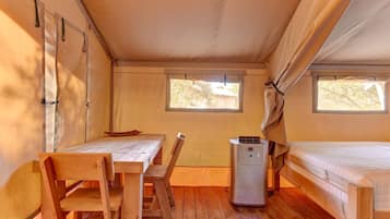 1 habitación, escritorio, wifi y ropa de cama