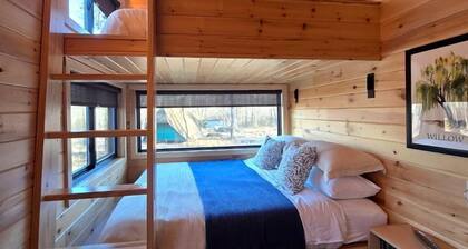 Willow: Modern Eco-Pod Retreat in Pennsylvania Forest in a Tiny Cabin with Scenic Views