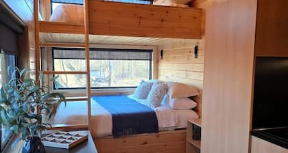 Willow: Modern Eco-Pod Retreat in Pennsylvania Forest in a Tiny Cabin with Scenic Views