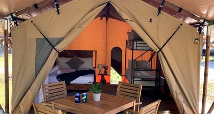 Cozy Lakeside Safari Tent on a Fantastic Resort for an Unforgettable Family Glamping Adventure in Onalaska, Texas