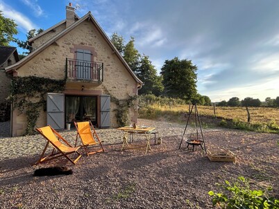 Chambre au moulin de Tilly, dans le bocage bourbonnais, idéal pour se ressourcer!