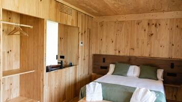 1 Schlafzimmer, Reisekinderbett, kostenloses WLAN, Bettwäsche