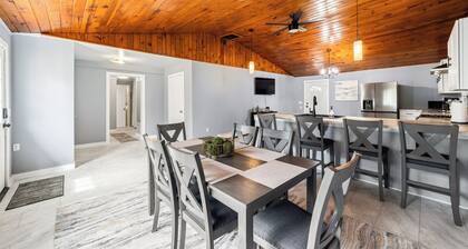🌊 Lake Erie Retreat | Views, Beach Walk & Sleeps 8