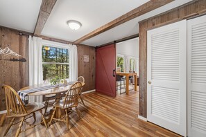 Dining - Forest Chalet With Hot Tub Near Gunstock 3 Bedroom Home (Gilford)