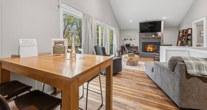 Forest Chalet With Hot Tub Near Gunstock 3 Bedroom Home