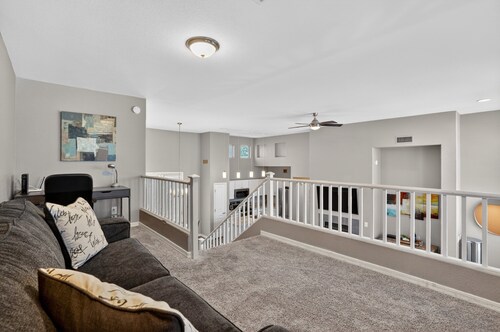Scottsdale Basecamp With Prime Golf Access 2 Bedroom Condo