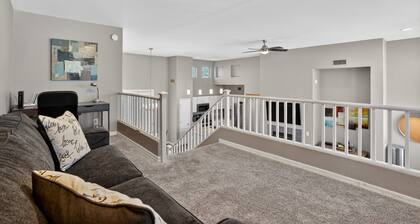 Scottsdale Basecamp With Prime Golf Access 2 Bedroom Condo