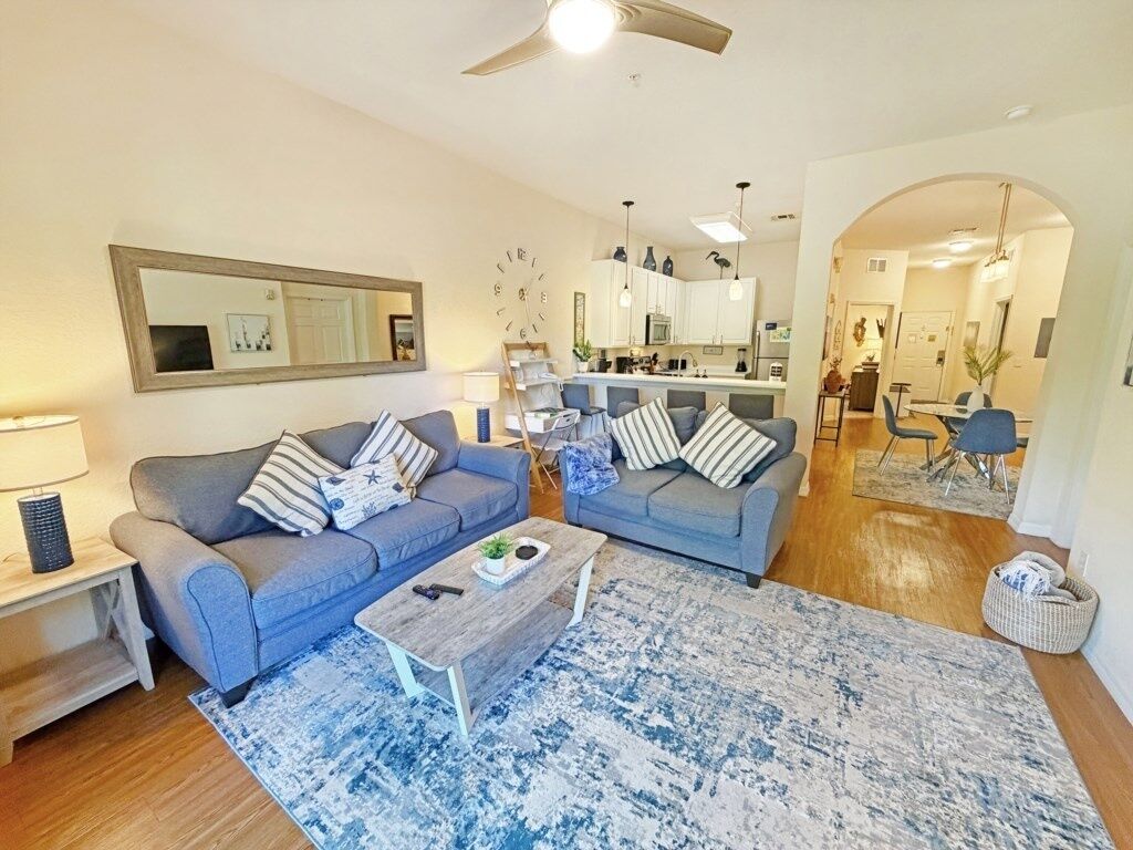 Condo, 3 habitaciones | Área de sala de estar